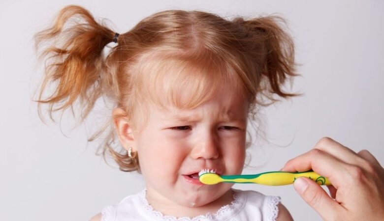 Πότε πρέπει να ανατείλουν τα δόντια του παιδιού μου;
