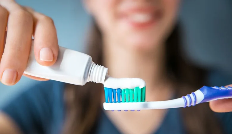 Πώς να επιλέξετε την καλύτερη οδοντόκρεμα για τα δόντια σας