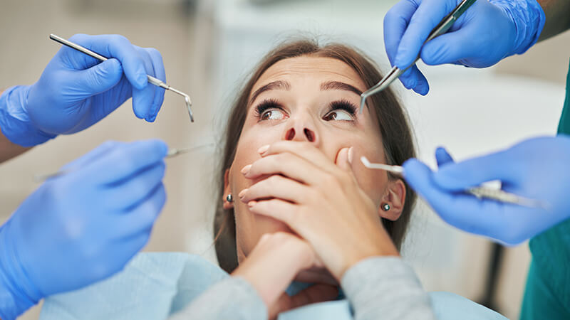 Έξι σημάδια που δείχνουν ότι χρειάζεστε επείγουσα οδοντιατρική φροντίδα